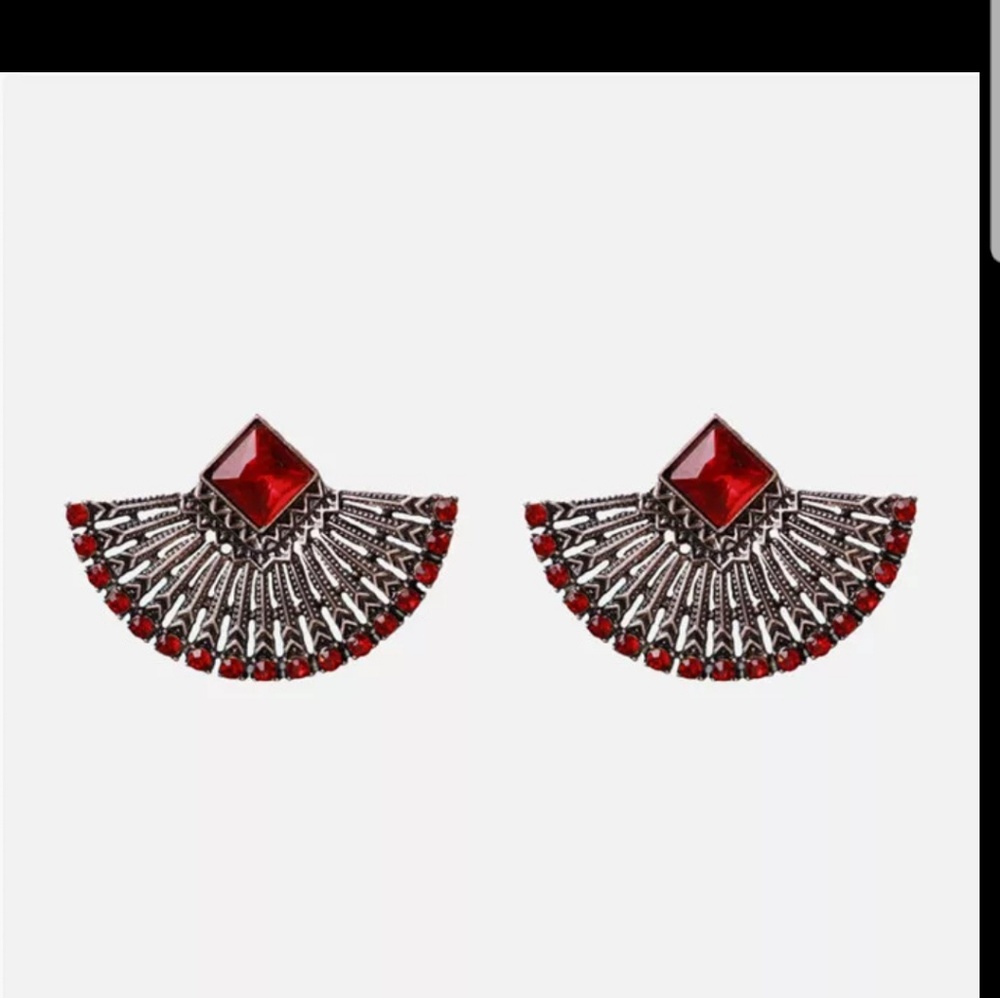 JUST IN || Red and silver fan earrings